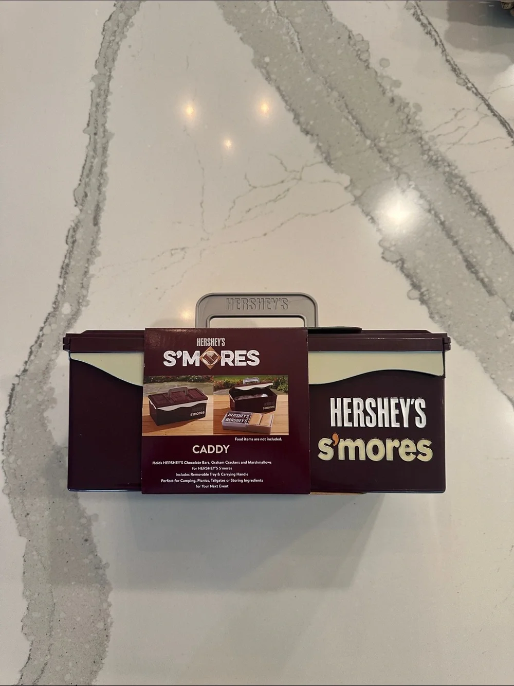 S'mores Caddy in Brown with Blue Handle